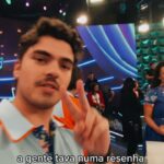 Matheus Lustosa Instagram – 42 anos de SBT !!!! Mas tb fizemos 10 anos de Chiquititas!!!!
Passando agora no sbt!!
Quem leva?
Chiquititas ou carrossel?! #chiquititas #carrossel SBT – Sistema Brasileiro De Televisão