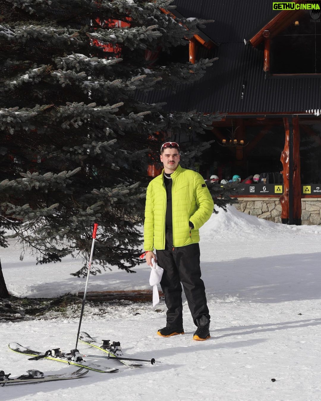 Matheus Lustosa Instagram - bari dump…. ❄️❤️🔥 Bariloche