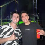 Matheus Lustosa Instagram - fotinha com o homi que fez uma festona na viagem 😅 Porto Seguro