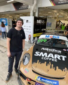 Matheus Lustosa Instagram - dia muito bom lá na porsche cup 🚗 Autódromo de Interlagos