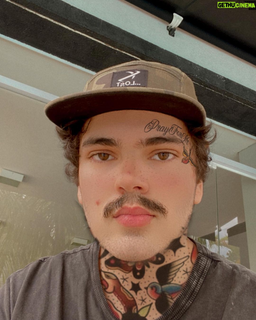 Matheus Lustosa Instagram - 🐍 Vale Suiço Resort