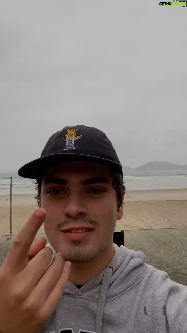 Matheus Lustosa Instagram - acontece né família hahaha #reelslovers