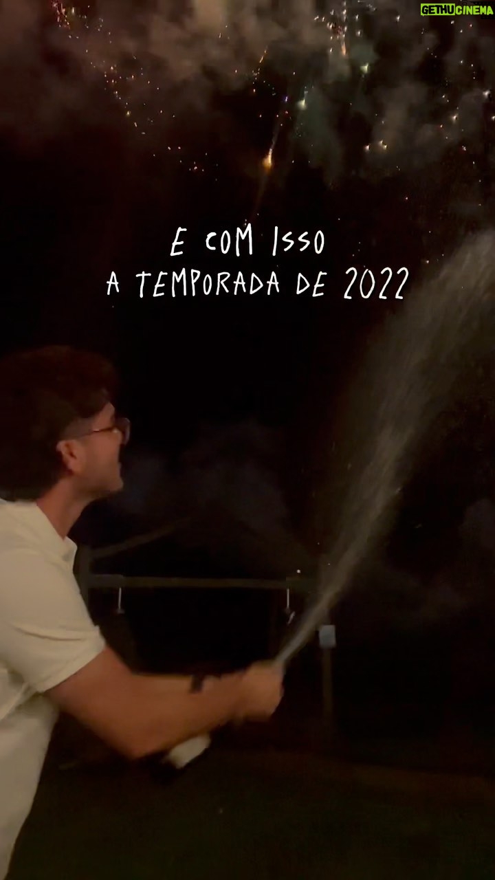 Matheus Lustosa Instagram - 2022 foi bom, 2023 vai ser bem melhor!! Feliz ano novo pra geral aii! 🤩