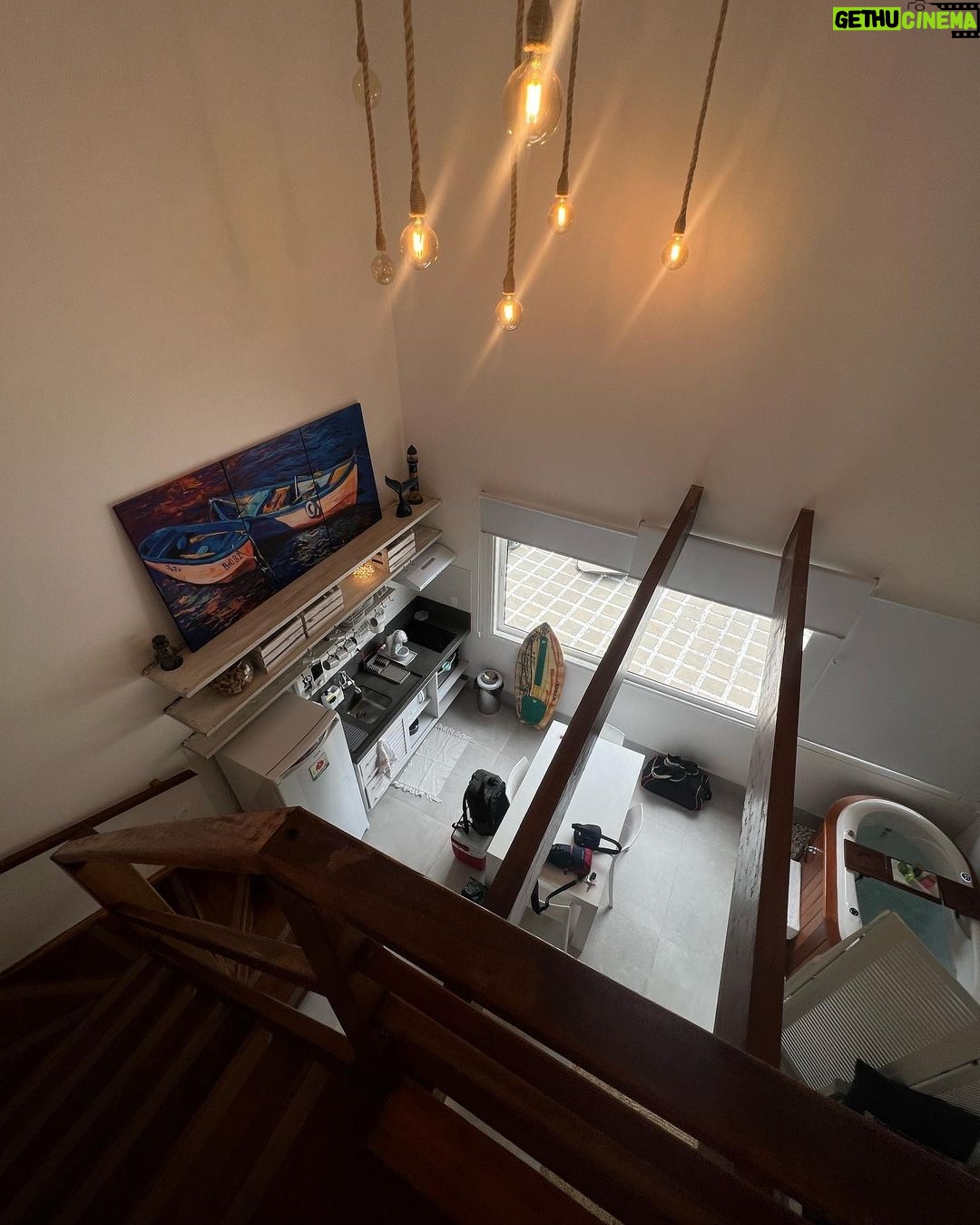 Matheus Lustosa Instagram - Um pouquinho da nossa estadia aqui na @casa.daroeira Fletes de alto padrão a 2 quadras da praia 🤩 Juquehy Beach