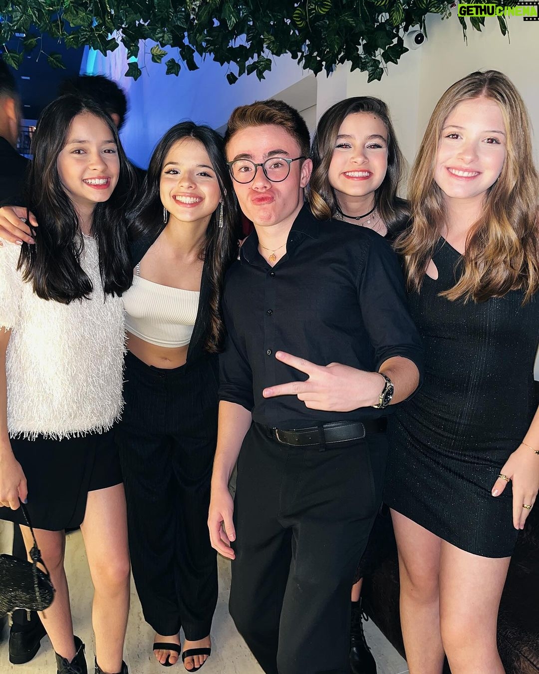 Matheus Ueta - 53.4K Likes - #tbt com o quarteto🖤