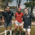 Matheus Ueta Instagram - Desafio do gol olímpico com os 3 pernetas, será que eles conseguem? ⚽️ #los #losgrandes #fut #reels #olímpico #gol #desafio #challenge