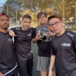 Matheus Ueta Instagram - os piores da bola atacam novamente! eaí, comentem quem vocês acham que vai ganhar👇🏻 lembrando que usando nossos cupons na @estrelabet você tem 100% de bônus no seu primeiro depósito para esportes! vem de @estrelabet que é sucesso⭐️ #futebol