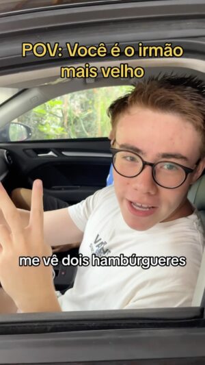 Matheus Ueta Instagram - quem tem algum irmão assim?! #humor #irmãos