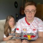 Matheus Ueta Instagram – não gente ela não é ciumenta. #humor #casal 

Vocês são: