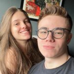 Matheus Ueta Instagram - TODA VEZ A MESMA COISA KKKKKK #casal #humor Manda pra quem é assim🤣 Conhece alguém que faz a mesma coisa?