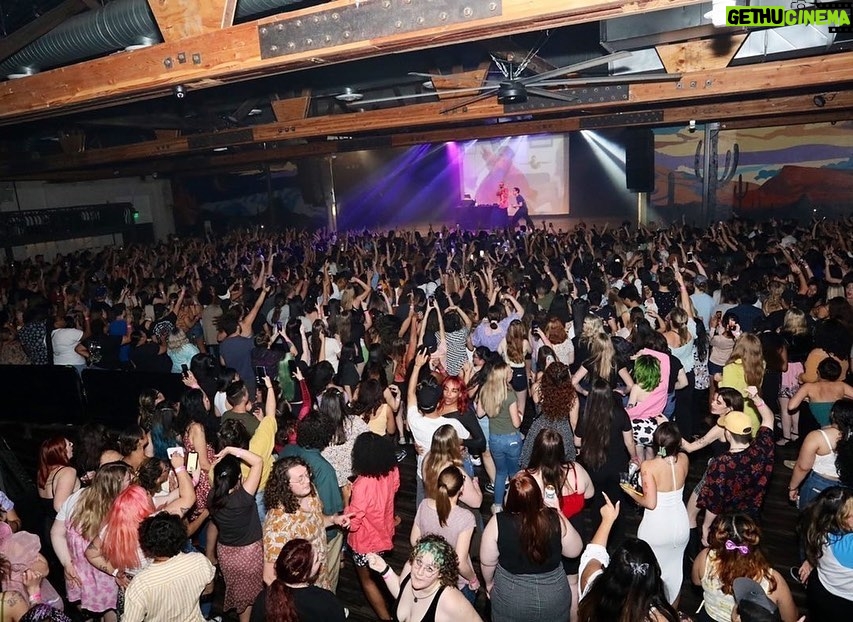Matt Bennett Instagram - I can’t with this 😭 I’ll post more pictures and videos as I get them but from the bottom of my heart I wanted to say thank you to Houston, Dallas, and Phoenix. These last three shows were INCREDIBLE! Thank you for bringing the energy! And thank you to my incredible friend @daniellamonet! See you soon New Orleans! 📷 by @_andyboy_ The Van Buren