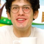 Matt Bennett Instagram – So delicious! Matt Bennett from Victorious shows YOU how to do a Tim Tam Slam!
Australia! Low ticket warnings on all shows! Hypothetically let’s say we were going to add a few dates, where in Australia do you want @party101la to visit? Tim Tam!!!!!!