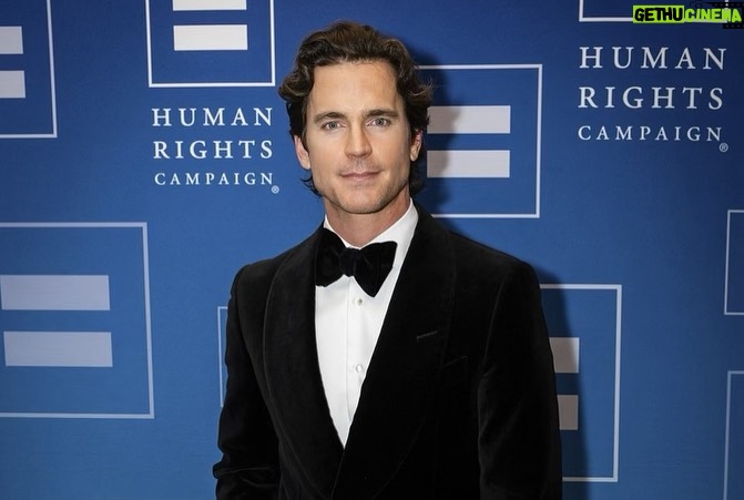 Matt Bomer Instagram - What an honor to be included among these artists who have shaped our culture, and inspired me to try to do and be better. @shondarhimes and @lenawaithe - our world is a better place because of the stories you’ve gifted us. Thank you @potus and @drbiden for continuing to be steadfast allies to everyone in our community. And, finally, thank you to the brilliant @kelleyjrobinson and @humanrightscampaign for fighting the good fight, educating and mobilizing voters and allies, and for defending everyone’s right to feel whole. Special thanks to @jbayleaf for the intro! Let’s all show up for each other- in ‘23 and beyond!