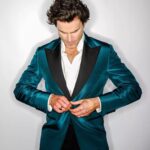Matt Bomer Instagram - What a night! Thank you @goldenglobes 💛 Tux: @brioni_official Styling: @warrenalfiebaker 💇‍♂️: @davidcoxhair Beverly Hilton - Beverly Hills