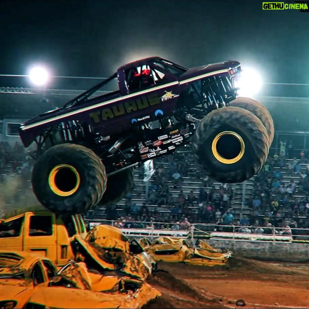 Matt Carriker Instagram - Swipe to see a full send in my new truck!!! Vid just went live. @mikey_vaters Evansville, Indiana