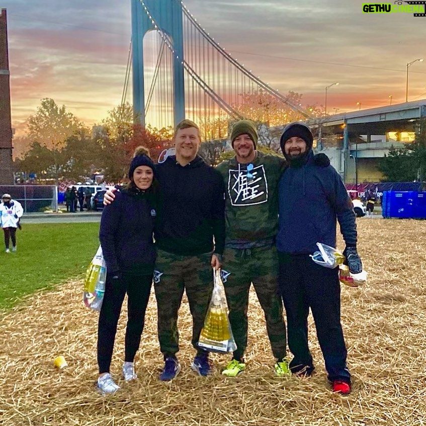 Matt Carriker Instagram - Go time 🤙 New York City Marathon