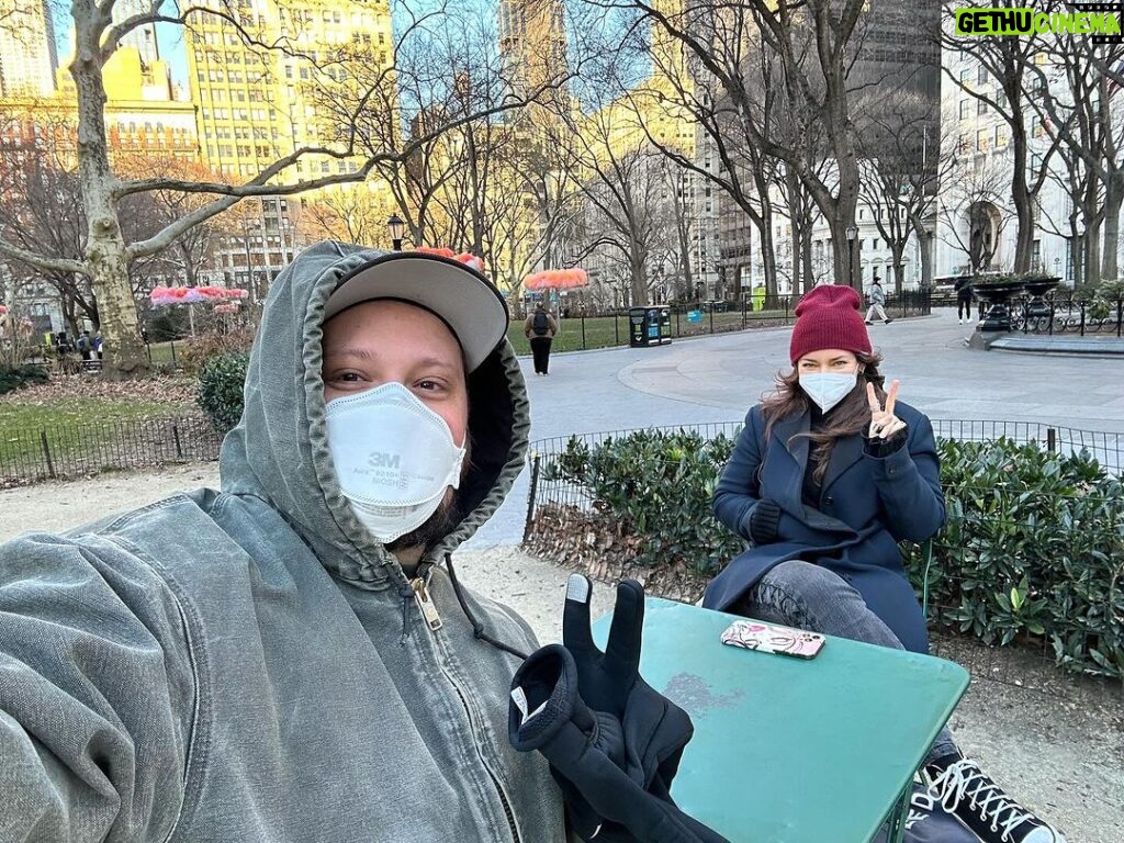 Matt McGorry Instagram - Friends friending while keeping each other safe @k8beastman 🥰✨💕😷 Slides from @clean.air.club 💕 (Not pictured: multiple tests leading up to our hang, hot hands hand warmers in pockets and gloves, and a stroll)