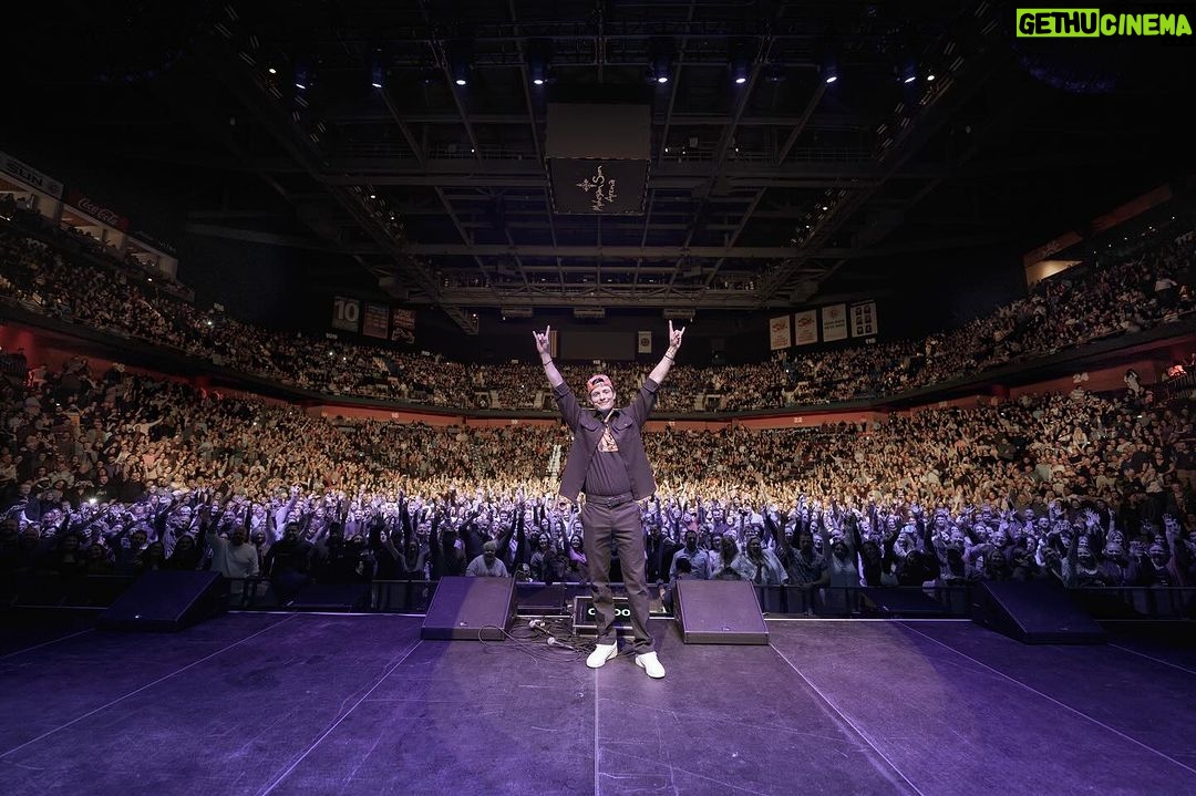 Matt Rife Instagram - CONNECTICUT!!!!! Thank you for making my dreams come true, being my first arena show, and SELLING OUT 5 OF THOSE MFs!!!!!! 40,000 of the coolest people I’ve ever had the privilege to hangout with for an evening (5)🥹❤️ @mohegansun feels like home 🙏🏼