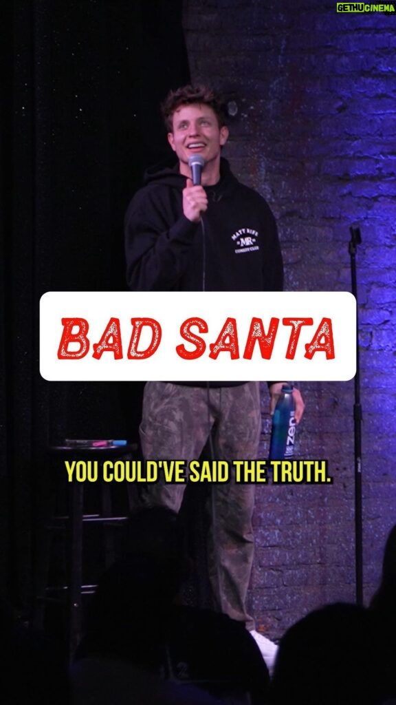 Matt Rife Instagram - It got so dark 😂😅🎅🏼🍺 #comedy #standup #standupcomedy #funny #mattrife #improv #crowdwork #santa