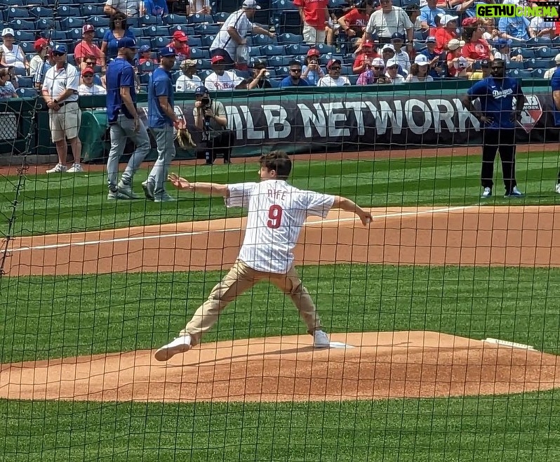 Matt Rife Instagram - I’m one of the CheeseSteaks now. @phillies #phillies