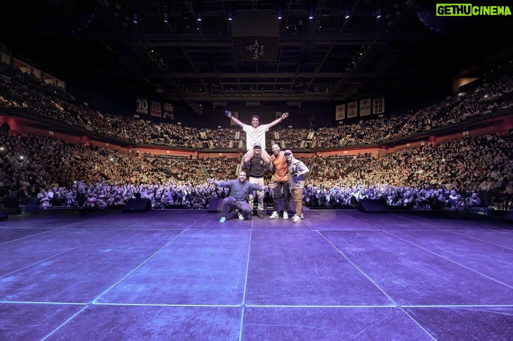 Matt Rife Instagram - CONNECTICUT!!!!! Thank you for making my dreams come true, being my first arena show, and SELLING OUT 5 OF THOSE MFs!!!!!! 40,000 of the coolest people I’ve ever had the privilege to hangout with for an evening (5)🥹❤️ @mohegansun feels like home 🙏🏼
