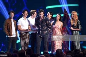 Matthew Daddario Instagram - Thank you to everyone who voted me #choicescifitvactor and more importantly, voted all of us #choicescifitvshow! For all the hours and hours of creative effort and hard work from hundreds of people, I'm beyond thrilled at the impact our show has had.

To the amazing people who helped make this show, and to the cast who made this an incredible experience, thank you. We're all looking forward to 12 more episodes that I know will be most fun 12 hours of your darn life. Watch with us and keep in touch! 
Shadowhunters fans, you've made this amazing! If you see me, say hello!

@freeform #netflix @albertorosende @domsherwood @kat.mcnamara @harryshumjr @isaiahmustafa @emeraude @alishawainwright @annabanana_hops @jadehassoune @d.l.castro @nicolasummer @elizayerry @tombolocompany @vince (not sure who took photos, or if these are screenshots)