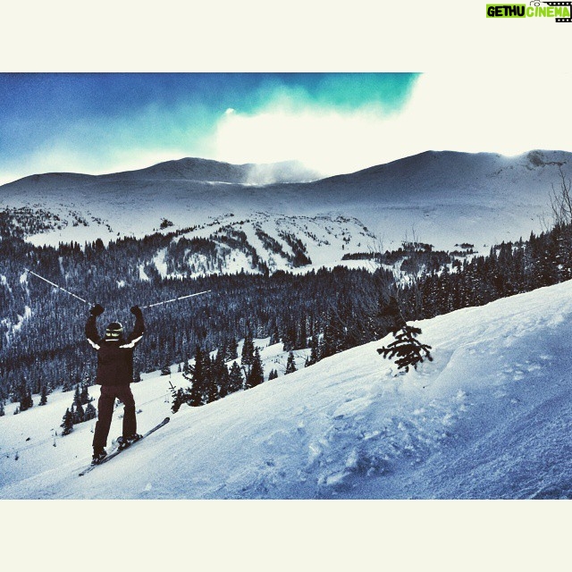 Matthew Daddario Instagram - Skiing Rocky. Champion Nate. @natik_kim @_charliemiller