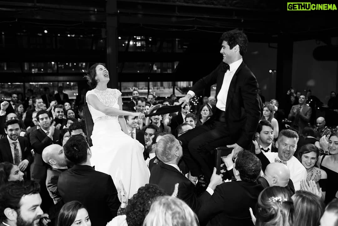 Matthew Daddario - 787K Likes - Gotta be able to do all three! Happy one year! Happy new year!
Photo credit: @tomforrestphotography
