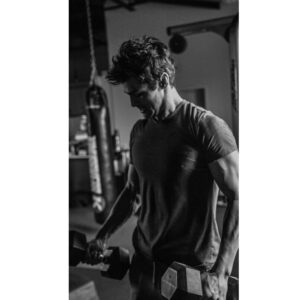Matthew Daddario Instagram - Give me a few months and I'll post photos of 🍕🍺 🍩🍤🥂🌮🍔🥪 lifting. 
@albertorosende 📷
@nunodesalles76