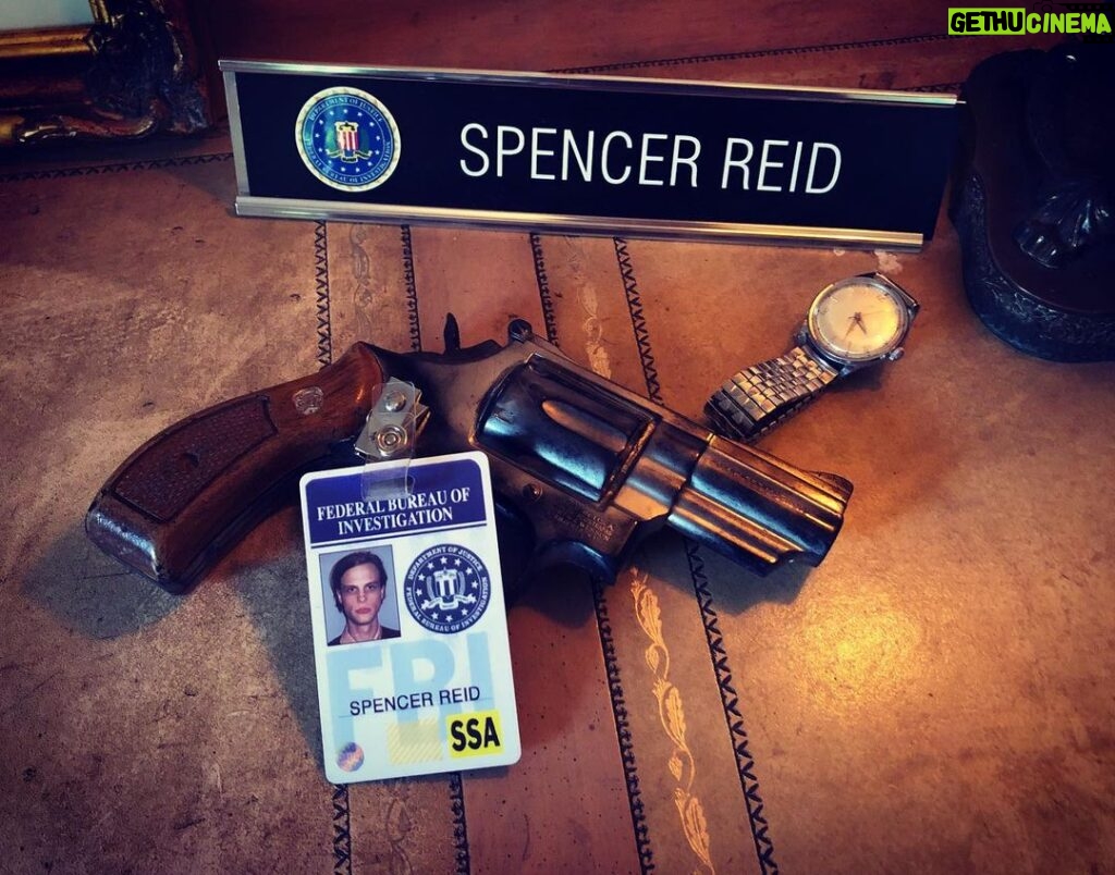 Matthew Gray Gubler Instagram - i’ve carried these 3 props with me almost every day for the last 15 years. after tonight i’ll just carry them in my heart where i will forever keep memories of the best crew, the best cast, and the best fands (fans/friends) a fictional crimefighter could ever have.
