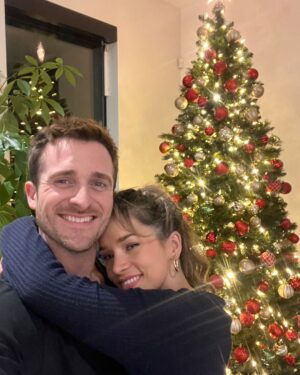 Matthew Hussey Instagram - Merry Christmas and happy holidays all! Audrey and I are sending you all so much love. Thank you for everything this year, all of your love and support, it has meant so very much to us. And thank you to everyone who has joined a program, bought a book, watched a video, or engaged with my work anywhere! It’s truly one of the great gifts of my life to continue getting to do this and I never take for granted that it’s made possible because of all your support for what I do. I can’t wait to go into 2024 with you! Whether this holiday season you are happy, excited, sad, scared, lonely, confused, conflicted, (or some combination of all the above!), know that you are not alone. We are with you, and we will continue to work together with you in 2024 to keep moving you in a direction that makes you happier and more peaceful everyday. #team

Til Jan 1st, love you guys!!! Happy holidays! Xxxxxx