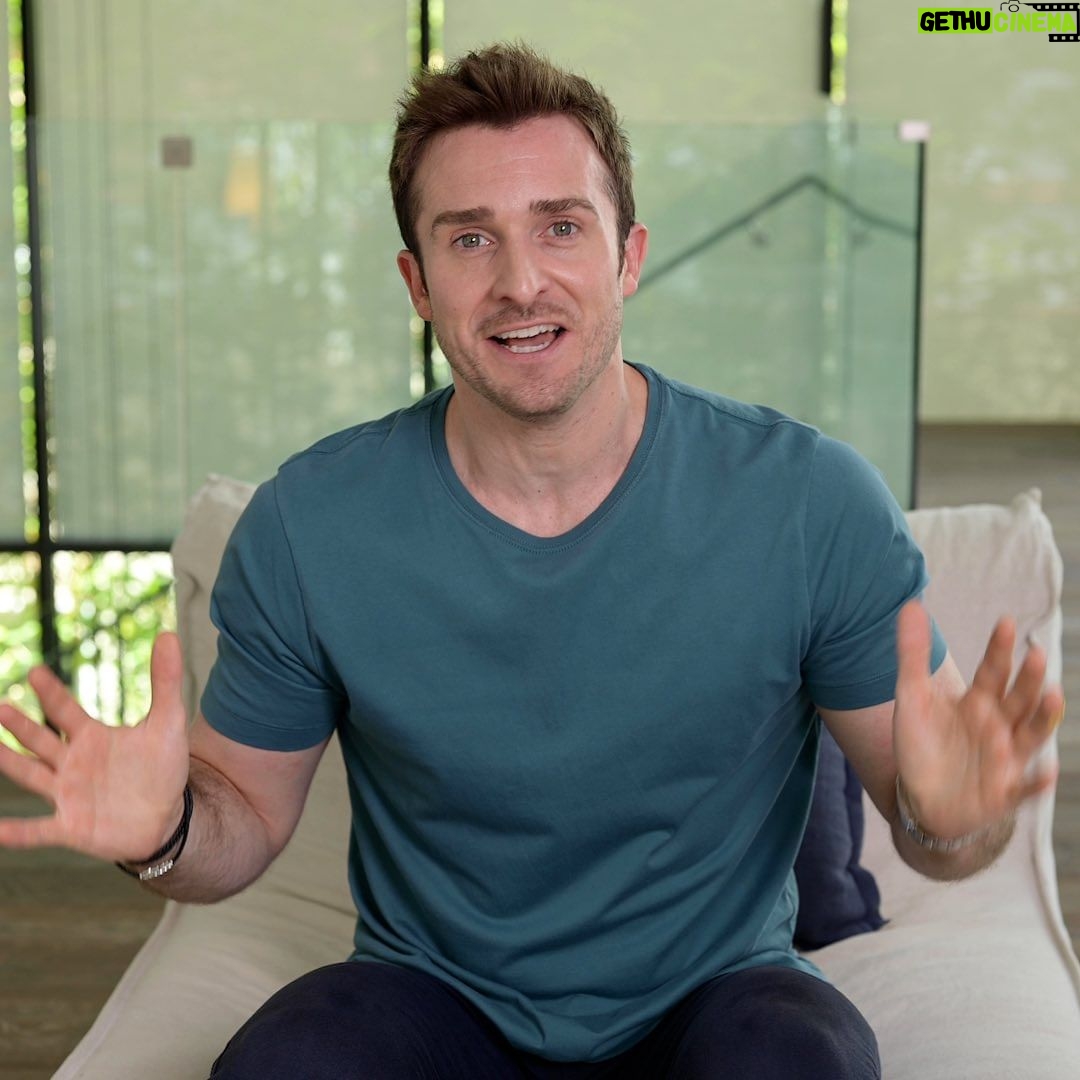 Matthew Hussey Instagram - It’s easy to ignore red flags when we’re falling for someone. But our heart pays the price. When you’re really attracted to someone, you can talk yourself out of acting on your concerns. You may pursue someone who doesn’t want a relationship in the hope of changing them, or prioritize someone else’s needs over your own because of your feelings of admiration. Simply tap the link in my IG Profile or head over to matthewhussey.com/blog to start watching now and leave me a comment when you do.