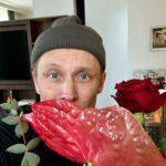 Matthias Schweighöfer Instagram - ❤️❤️Happy Valentinstag!❤️❤️ Was würdet ihr zu den Fotos schreiben? ❤️❤️Happy Valentine's Day!❤️❤️ How would you caption these photos?