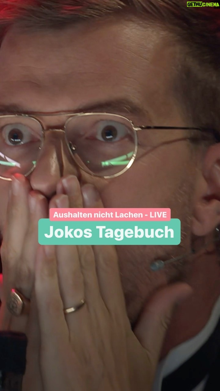 Matthias Schweighöfer - 73.6K Likes - Ihr dürft lachen, Minuspunkte hat @officiallyjokoturbo schon alle aufgebraucht. #WSMDS
