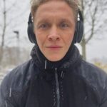 Matthias Schweighöfer Instagram - Grüße aus dem Berliner Winter. Heute Abend sehen wir uns auf dem Sofa, oder? #FamilySwitch ab sofort auf @netflixde. Watch #FamilySwitch on @netflix with @jennifer.garner @ememyers @edhelms @bradynoon and your Matcha Schweighöfer 🎬