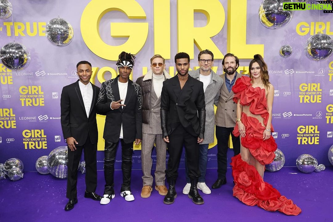 Matthias Schweighöfer Instagram - STILL IN THE RUNNING, FINAL ROUND, SUPPORT BY VOTING Y’ALL. UP FOR A @jupiteraward #girlyouknowitstrue Let’s go go go! 🔥🚀😎🙏🏾. Great movie, great writing, 🎭 great acting , great directing, great producing, great set designing, great costume designing since it is kind of a period piece late 80’s early 90’s….IN TWO WORDS: Great everything. Thank you to be continued and it’s just the beginning. If you live in Germany 🇩🇪 Austria 🇦🇹 Switzerland 🇨🇭 it’s movie 🍿 time. Peace one love enjoy. Give me feedback you made it. #Girlyouknowitstrue #GYKIT #millivanilli #LeonineStudios #trailer #kinoliebe #cinema #film #music #90s #80s @wiedemann_und_berg @tijan.njie @elanbenali @matthiasschweighoefer @simonverhoeven_official @belladayne @millivanilli. official @simonverhoeven_official @fabmilly_official @prestige.music.off