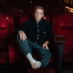 Matthias Schweighöfer Instagram - *Gewinnspiel* Neue Sneaker gefällig? Dann haben COPENHAGEN STUDIOS und ich eine Überraschung für euch. Wir verlosen fünfmal je ein Paar Copenhagen-Schuhe deiner Wahl. So kannst du mitmachen: Folg einfach uns beiden (@copenhagen_studios & @matthiasschweighoefer) hier bei Instagram und markiere eine Person in den Kommentaren dieses Beitrags, die auch tierisch Bock - oder wie ich es sagen würde: animally Ram - auf neue Schuhe hat. Am 26.11.23 werden fünf Personen gezogen und im Laufe des selben Tages via DM von @copenhagen_studios benachrichtigt Hier findest du die Teilnahmebedingungen: https://bit.ly/3R5Hw1S Viel Glück 🍀 #copenhagenstudios #copenhagenmen _______________ *Giveaway* Looking for new sneakers? Then COPENHAGEN STUDIOS and I have a surprise for you. We're giving away five pairs of Copenhagen shoes of your choice. Here's how you can take part: Just follow both of us (@copenhagen_studios & @matthiasschweighoefer) here on Instagram and tag a person in the comments of this post who has tierisch Bock - or as I would say:  animally ram - auf new shoes. Five people will be drawn on 26th of November and notified by copenhagen_studios via DM later that day. You can find the terms and conditions here: https://bit.ly/3R5Hw1S Good luck 🍀 #copenhagenstudios #copenhagenmen 📸 @fabiankirchner H&M: @chackachang