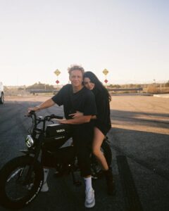 Matthias Schweighöfer Instagram - Just us 💛 ... and a moped.