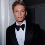 Matthias Schweighöfer Instagram – Das war crazy. Die @goldenglobes ❤️. 5 Awards für Oppenheimer. 
Und dann noch dieser schöne Anzug von @tomford 
Wie fandet ihr den Film. Habt ihr ihn gesehen? Ja, nein, vielleicht. Guckt ihn euch an. Er ist ein masterpiece. Thank you. Und Danke. Liebe an Euch🫶🫶 Photos by the amazing @rubyofee 

OMG. What a night. 5 Awards at the @goldenglobes for Oppenheimer. Crazy.
And this beautiful suit by @tomford 
Did you see Oppenheimer? Yes, No, Maybe.?
Watch it, it’s a masterpiece.
Thank you. Love, M