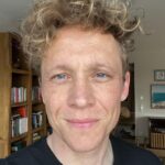 Matthias Schweighöfer Instagram - 42…. Forty-two…🎂 Love und Liebe an euch Alle.❤️