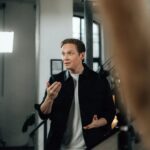 Matthias Schweighöfer Instagram - Butter bei die Fische or as I would say: Butter by the fishes 🐟 In welchem Film oder in welcher Rolle würdet ihr mich gerne mal sehen? Which role should be my next one? 🎉Und nicht vergessen: Sunday is GERMAN SAYINGS time! 📸 @fabiankirchner