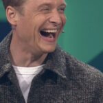 Matthias Schweighöfer Instagram – Where drinking is an honor, puking is no disgrace. Wo Saufen eine Ehre ist, ist Kotzen keine Schande. Wer schaltet morgen wieder ein? 
Here’s a little Throwback to “Aushalten” @prosieben “Wer stiehlt mir die Show”. @hazelsgonnahaze @officiallyjokoturbo @florian.david.fitz