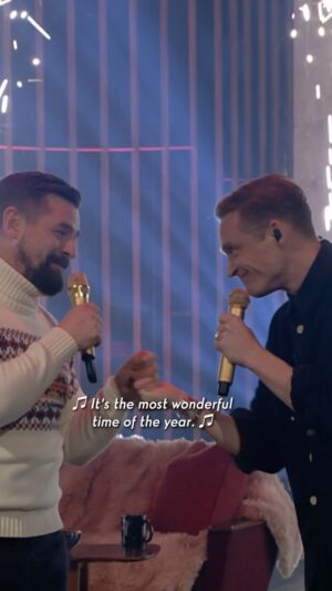 Matthias Schweighöfer Instagram - Weihnachtlicher wird’s nicht. #LateNightBerlin