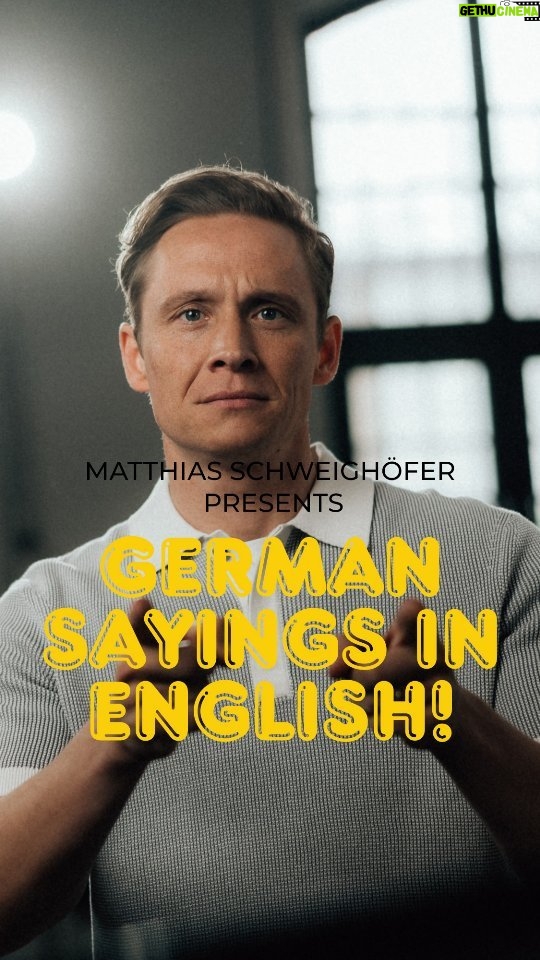 Matthias Schweighöfer Instagram - Dear Mister Singing Club - ein Klassiker geht immer. A classic goes always. Guten Rutsch! Happy New Years Eve! Ihr seid die BESTEN. You are the BEST. Euer Matthias 🍾💛