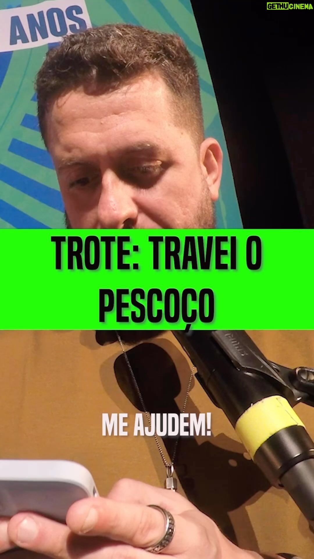 Maurício Meirelles Instagram - Este webbullying com a @juliakbarni está obra-prima. Vão lá no canal COMÉDIA MAURICIO MEIRELLES.