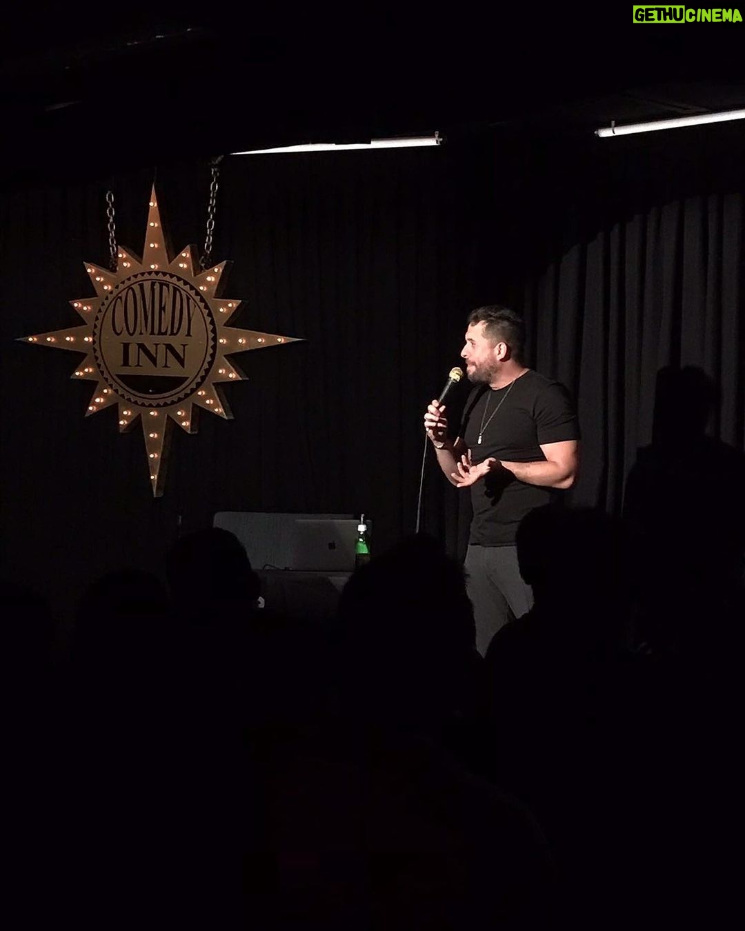 Maurício Meirelles Instagram - FIM DA PRIMEIRA TOUR INTERNACIONAL- Webbullying . Miami, Orlando, Jacksonville, Boston e Toronto. Meus sinceros agradecimentos a todos que lotaram os shows. Foi mto incrivel essa experiência com vocês. Foi a primeira vez que faço show com meu visto de trabalho, graças a @agimmigration.law Foi uma experiência completa. Além dos shows, encontrei amigos de longa data: @guirfreire , @arafinha , @camilacolombo , @brenobalbino @tatawerneck , @rafinhabastos , @danielzukerman e @hashtagmanu . Doideira!!!