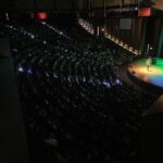 Maurício Meirelles Instagram – Hoje fizemos o Teatro Positivo em Curitiba. Um dos shows mais intensos e insanos da carreira.

O único show que teve DOIS BIS.

2 horas de show.

2300 pessoas numa quinta-feira.

A comedia nunca esteve tão forte. 
Obrigado a todos que contribuem com isso.

Vamo que tem mais.

Obrigado Curitiba. 
Quem foi, comenta. Quem não foi , responde “qual sua fruta favorita?”

O importante é engajar