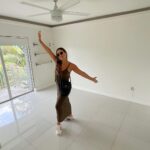 Maura Rivera Instagram - SI LO SUEÑAS LO CREAS 🙌🏼 Cumplí una meta que tenía planeada hace algunos años 🥹💪🏼. Gracias @daisyrojasrealtor por ayudarme en todo el proceso Miami, Florida