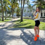 Maura Rivera Instagram - Detenerse? …….. jamás 💪🏼🎥🩵 👟 @skecherschile 🎥 @nicolasjullian #work #lincolnroad #miamibeach #skechersuno Miami Beach, Florida