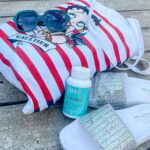 Maura Rivera Instagram – Lady in red ♥️ el color que representa la valentía, el amor, la pasión, la fuerza
Cápsulas depure tox y serum para el cabello los encuentran en @esdemau o en www.esdemau.com
La locación de estas fotos es @almamayaresort